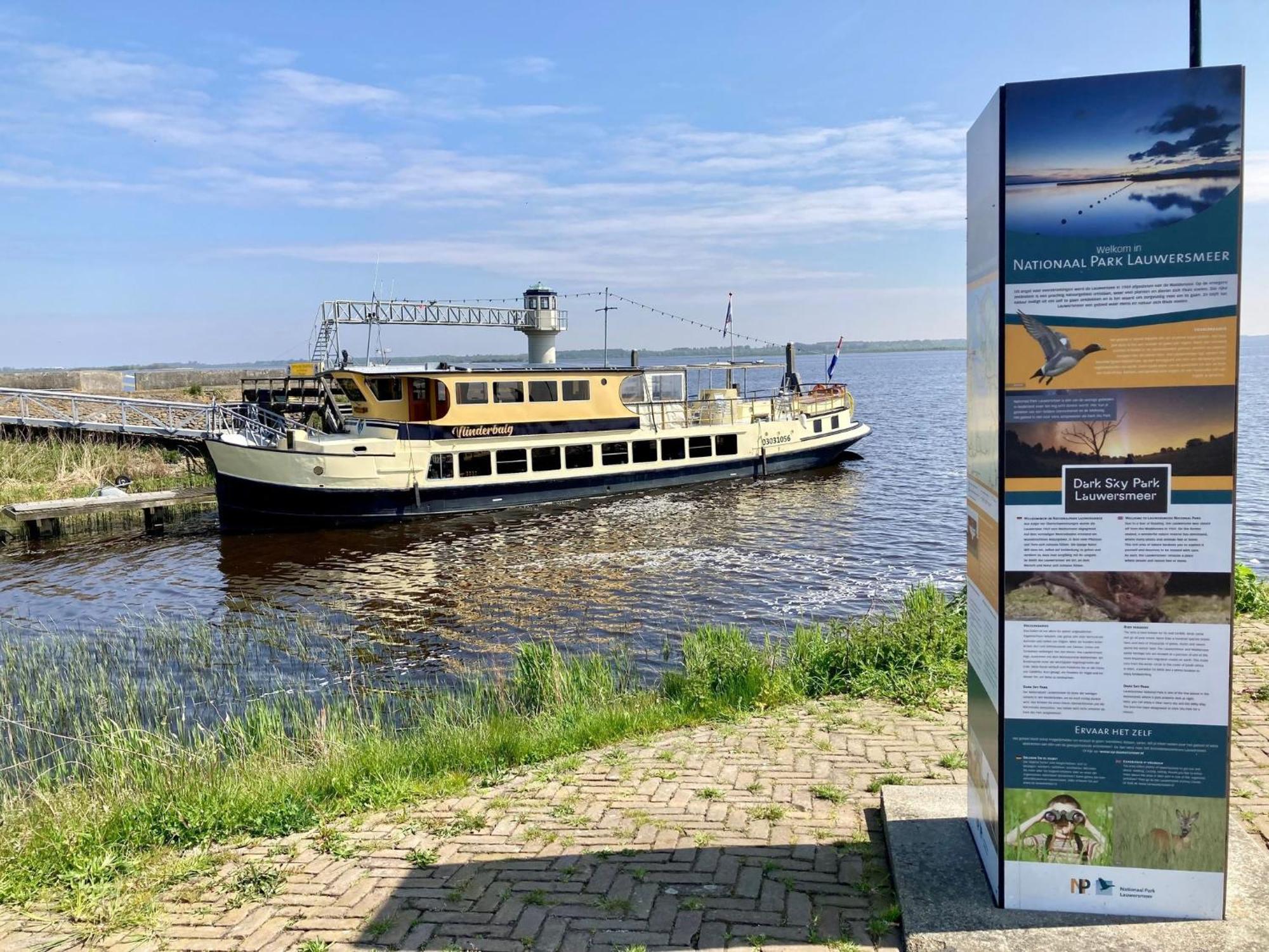4 Pers Holiday Home Hilla With Winter Garden In Front Of The Dike Directly On The Lauwersmeer Anjum Екстериор снимка